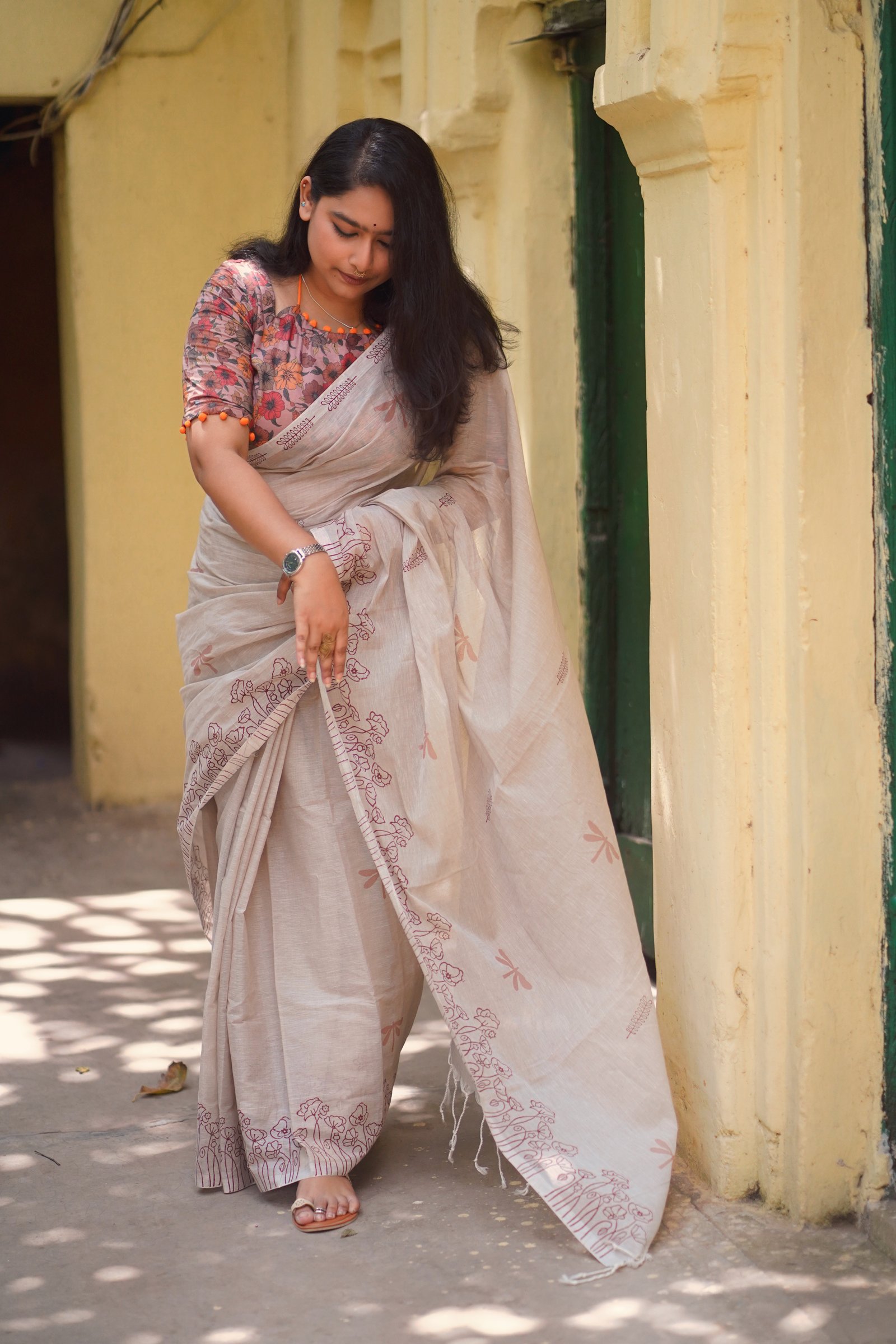 ফড়িং (হ্যান্ড ক্রাফটেড উড ব্লক প্রিন্ট) - Handcrafted হ্যান্ডলুম কটন Saree by বহ - BOHO by Nazneen